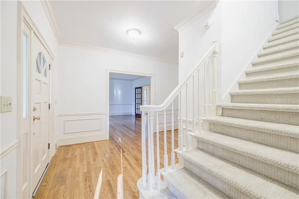 55 Chevaux Court Nw, Atlanta, Georgia 30342, 4 Bedrooms Bedrooms, ,3 BathroomsBathrooms,Residential,Sold,55 Chevaux Court Nw,7019600