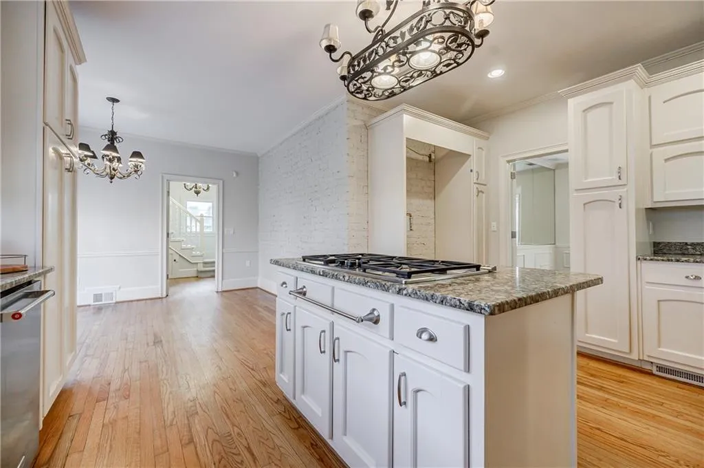 55 Chevaux Court Nw, Atlanta, Georgia 30342, 4 Bedrooms Bedrooms, ,3 BathroomsBathrooms,Residential,Sold,55 Chevaux Court Nw,7019600