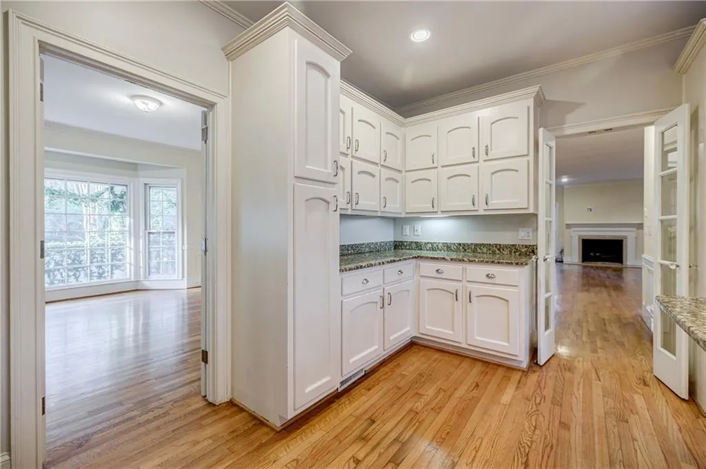 55 Chevaux Court Nw, Atlanta, Georgia 30342, 4 Bedrooms Bedrooms, ,3 BathroomsBathrooms,Residential,Sold,55 Chevaux Court Nw,7019600