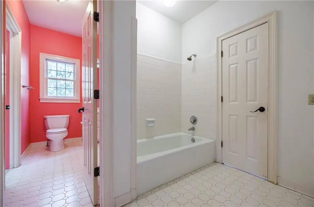 55 Chevaux Court Nw, Atlanta, Georgia 30342, 4 Bedrooms Bedrooms, ,3 BathroomsBathrooms,Residential,Sold,55 Chevaux Court Nw,7019600