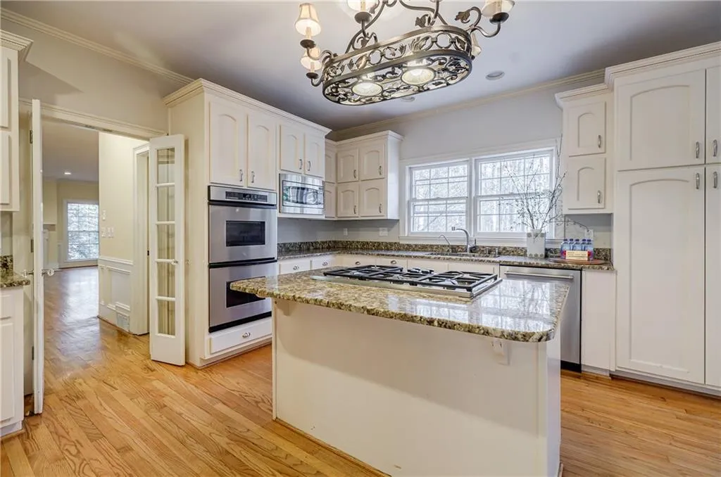 55 Chevaux Court Nw, Atlanta, Georgia 30342, 4 Bedrooms Bedrooms, ,3 BathroomsBathrooms,Residential,Sold,55 Chevaux Court Nw,7019600