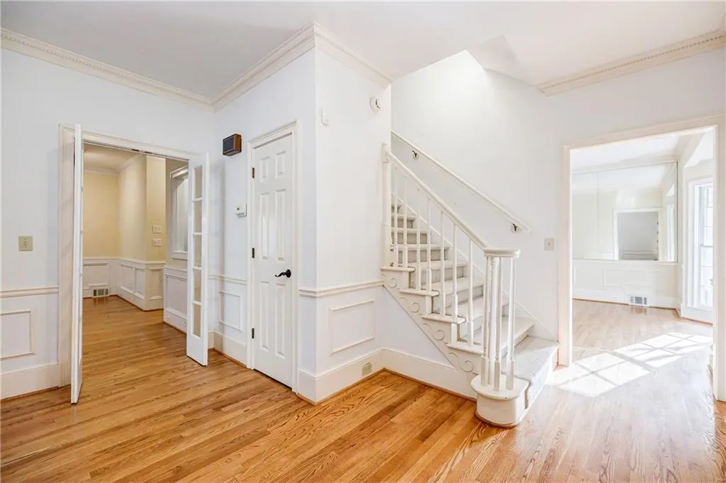 55 Chevaux Court Nw, Atlanta, Georgia 30342, 4 Bedrooms Bedrooms, ,3 BathroomsBathrooms,Residential,Sold,55 Chevaux Court Nw,7019600