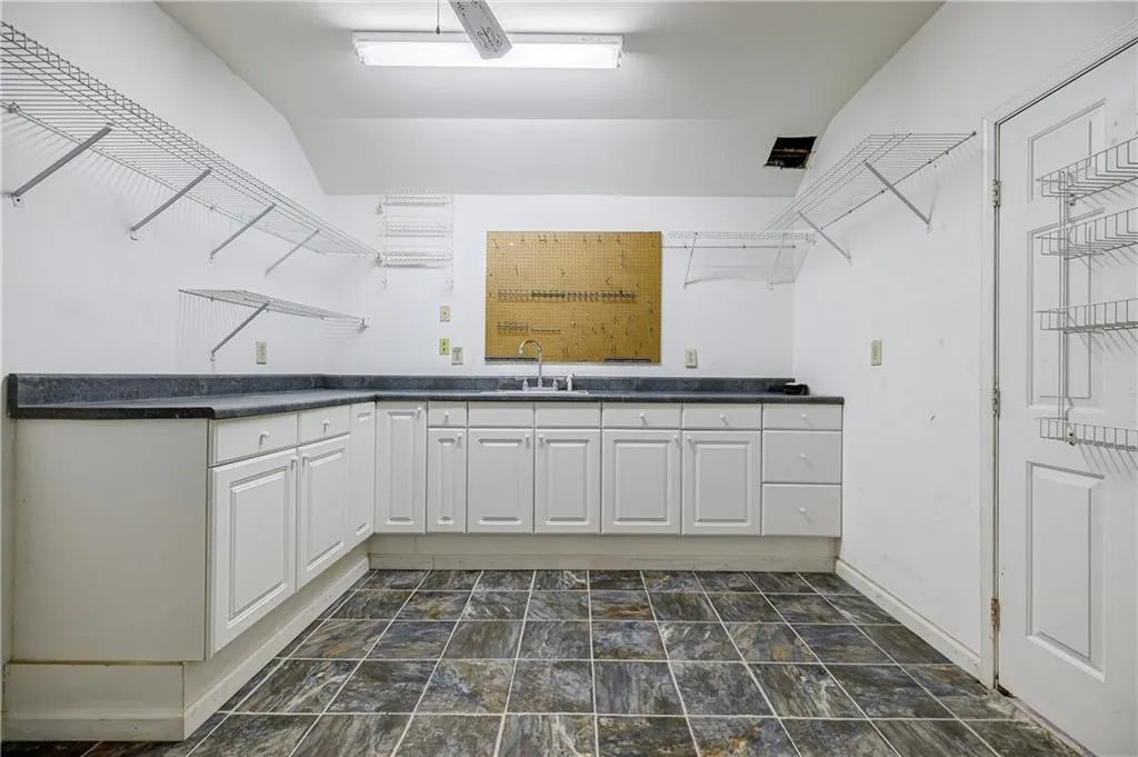55 Chevaux Court Nw, Atlanta, Georgia 30342, 4 Bedrooms Bedrooms, ,3 BathroomsBathrooms,Residential,Sold,55 Chevaux Court Nw,7019600