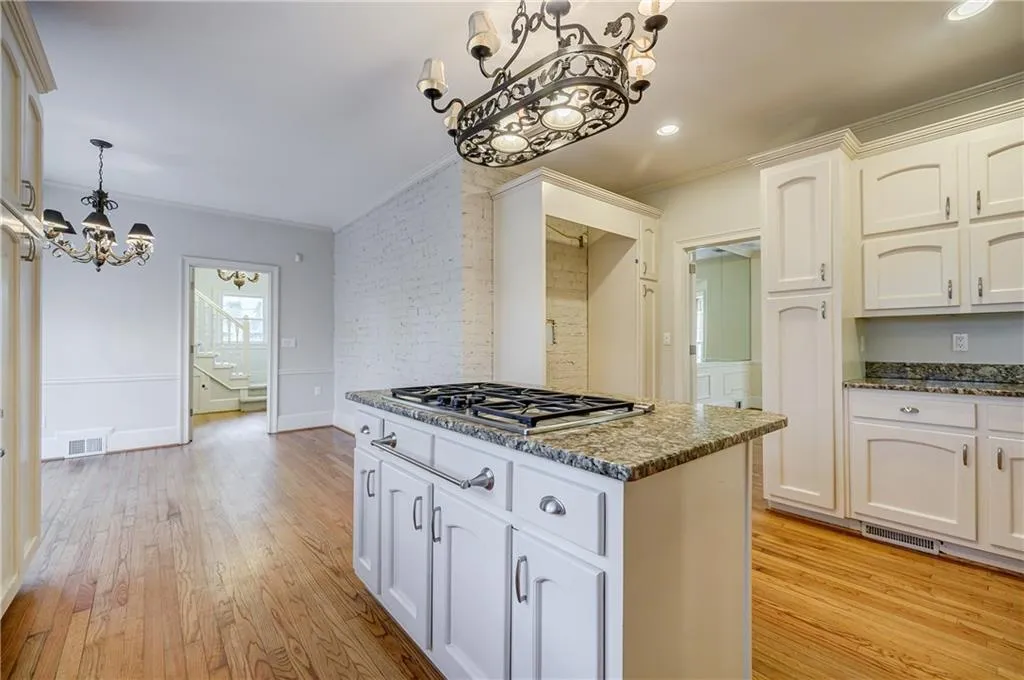 55 Chevaux Court Nw, Atlanta, Georgia 30342, 4 Bedrooms Bedrooms, ,3 BathroomsBathrooms,Residential,Sold,55 Chevaux Court Nw,7019600