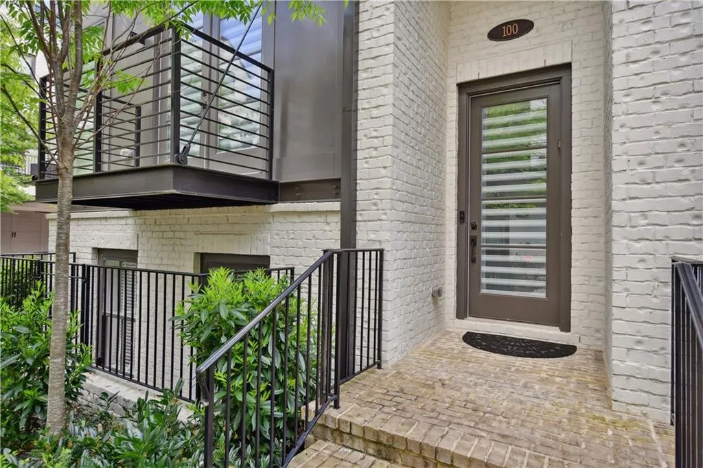 100 Ridgely Court, Atlanta, Georgia 30342, 4 Bedrooms Bedrooms, ,4 BathroomsBathrooms,Residential,Sold,100 Ridgely Court,7040345