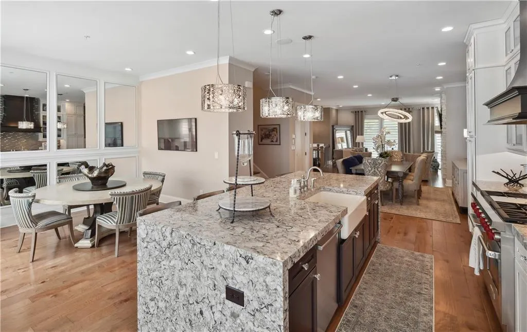 100 Ridgely Court, Atlanta, Georgia 30342, 4 Bedrooms Bedrooms, ,4 BathroomsBathrooms,Residential,Sold,100 Ridgely Court,7040345