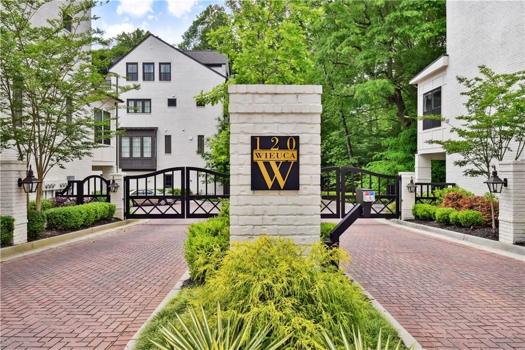 100 Ridgely Court, Atlanta, Georgia 30342, 4 Bedrooms Bedrooms, ,4 BathroomsBathrooms,Residential,Sold,100 Ridgely Court,7040345