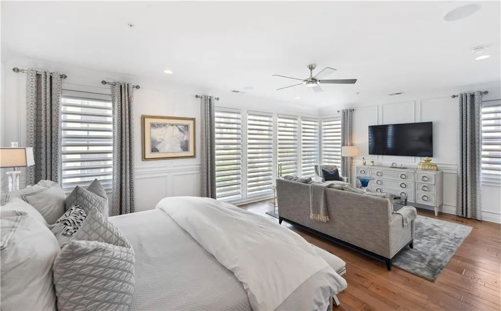 100 Ridgely Court, Atlanta, Georgia 30342, 4 Bedrooms Bedrooms, ,4 BathroomsBathrooms,Residential,Sold,100 Ridgely Court,7040345