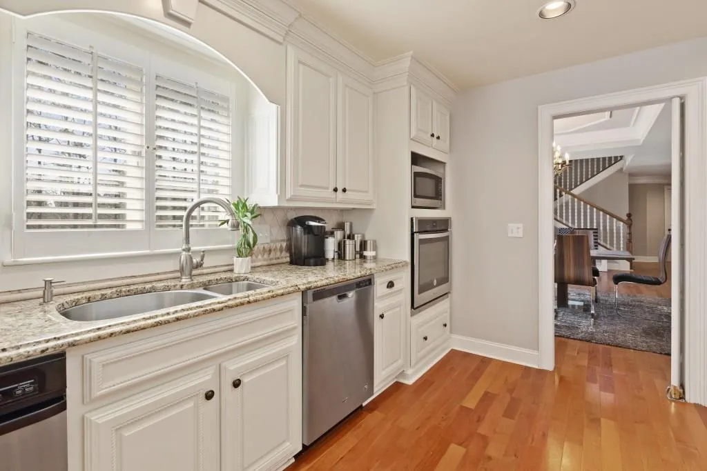 125 Jett Forest Court, Sandy Springs, Georgia 30327, 4 Bedrooms Bedrooms, ,4 BathroomsBathrooms,Residential,Sold,125 Jett Forest Court,6528973
