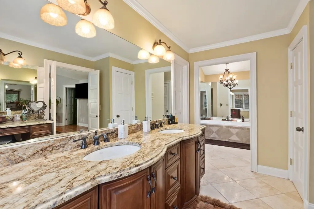 125 Jett Forest Court, Sandy Springs, Georgia 30327, 4 Bedrooms Bedrooms, ,4 BathroomsBathrooms,Residential,Sold,125 Jett Forest Court,6528973