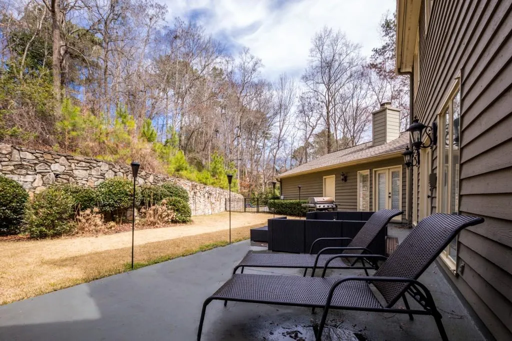 125 Jett Forest Court, Sandy Springs, Georgia 30327, 4 Bedrooms Bedrooms, ,4 BathroomsBathrooms,Residential,Sold,125 Jett Forest Court,6528973