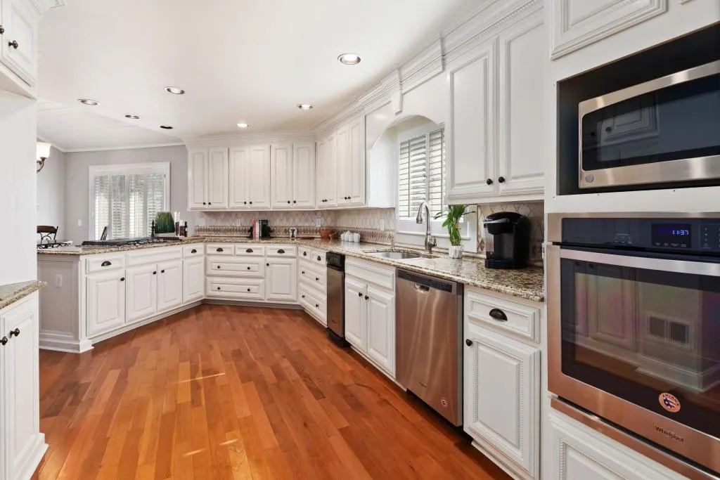 125 Jett Forest Court, Sandy Springs, Georgia 30327, 4 Bedrooms Bedrooms, ,4 BathroomsBathrooms,Residential,Sold,125 Jett Forest Court,6528973