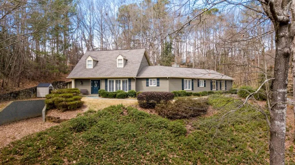 125 Jett Forest Court, Sandy Springs, Georgia 30327, 4 Bedrooms Bedrooms, ,4 BathroomsBathrooms,Residential,Sold,125 Jett Forest Court,6528973