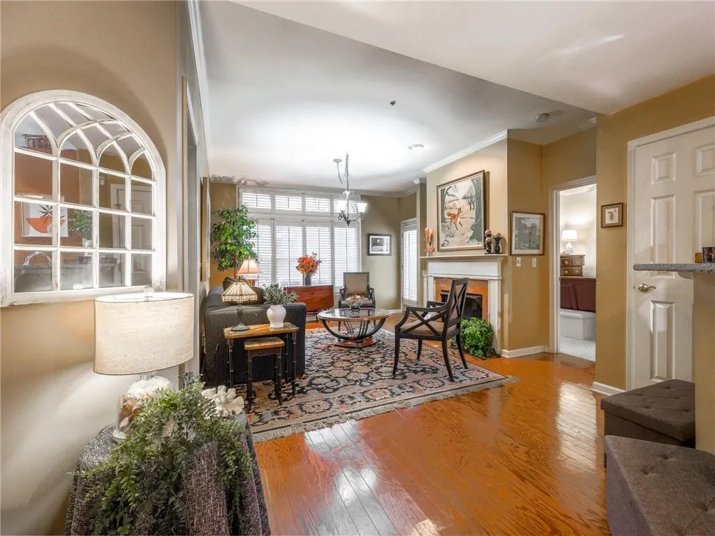 424 Lindbergh Drive Ne Unit 103, Atlanta, Georgia 30305, 2 Bedrooms Bedrooms, 0 ,2 BathroomsBathrooms,Residential,For Sale,424 Lindbergh Drive Ne Unit 103,7732111