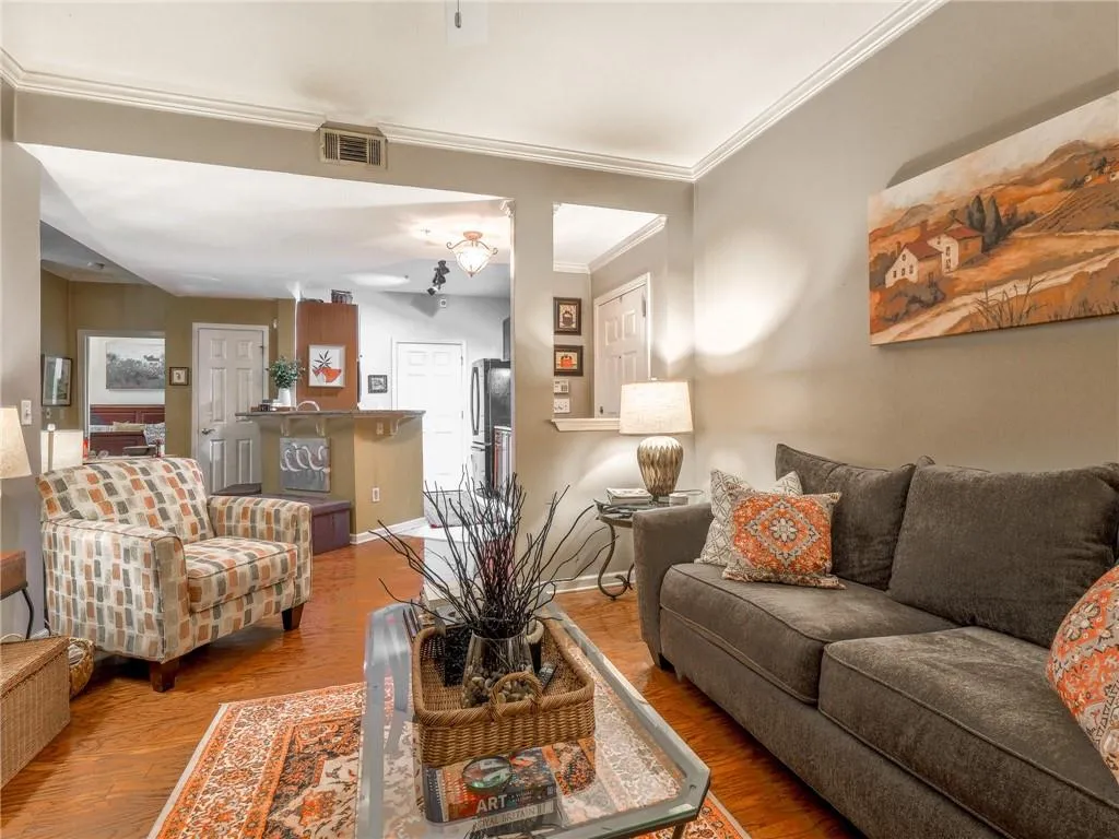 424 Lindbergh Drive Ne Unit 103, Atlanta, Georgia 30305, 2 Bedrooms Bedrooms, 0 ,2 BathroomsBathrooms,Residential,For Sale,424 Lindbergh Drive Ne Unit 103,7732111