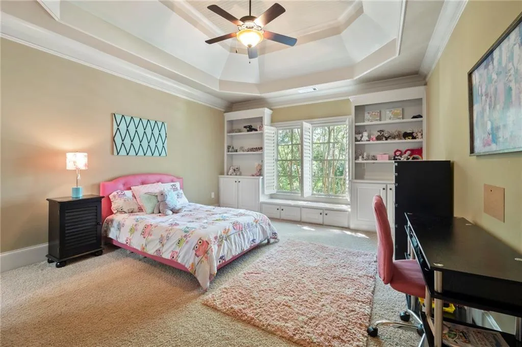 5035 Lake Forrest Drive Ne, Sandy Springs, Georgia 30342, 6 Bedrooms Bedrooms, ,6 BathroomsBathrooms,Residential,Sold,5035 Lake Forrest Drive Ne,6943571