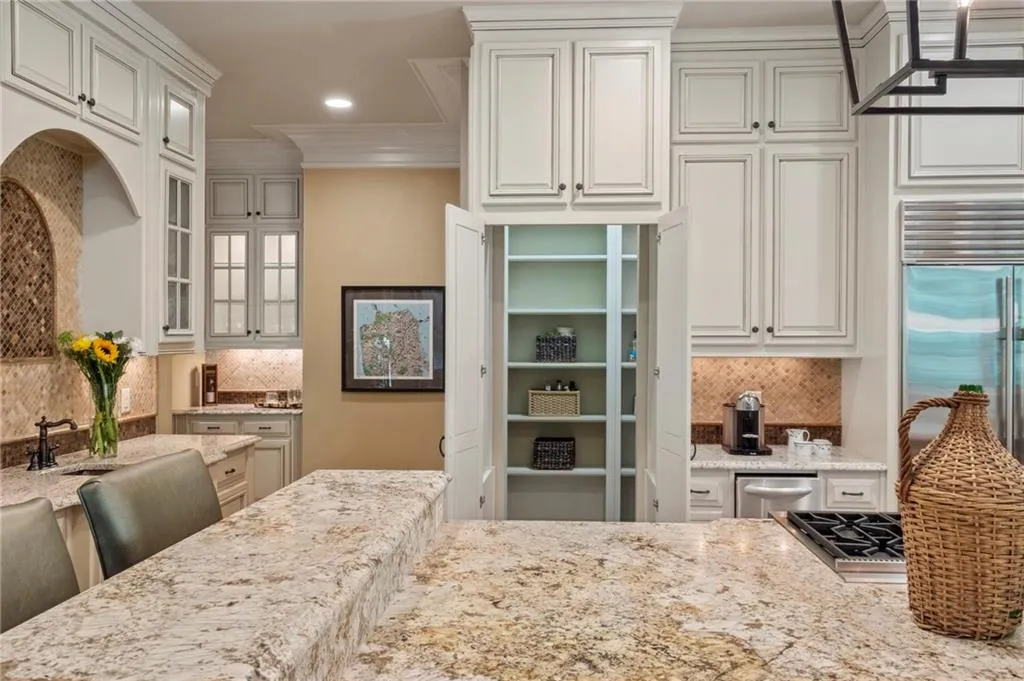 5035 Lake Forrest Drive Ne, Sandy Springs, Georgia 30342, 6 Bedrooms Bedrooms, ,6 BathroomsBathrooms,Residential,Sold,5035 Lake Forrest Drive Ne,6943571