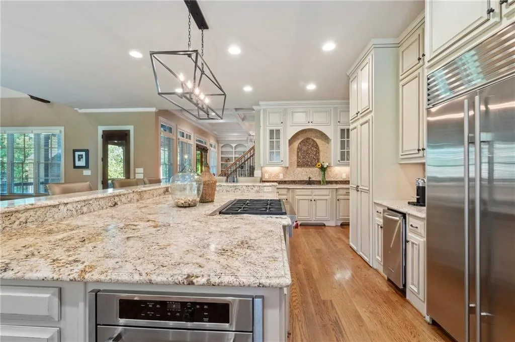 5035 Lake Forrest Drive Ne, Sandy Springs, Georgia 30342, 6 Bedrooms Bedrooms, ,6 BathroomsBathrooms,Residential,Sold,5035 Lake Forrest Drive Ne,6943571