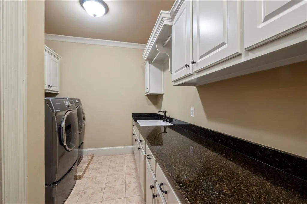 5035 Lake Forrest Drive Ne, Sandy Springs, Georgia 30342, 6 Bedrooms Bedrooms, ,6 BathroomsBathrooms,Residential,Sold,5035 Lake Forrest Drive Ne,6943571