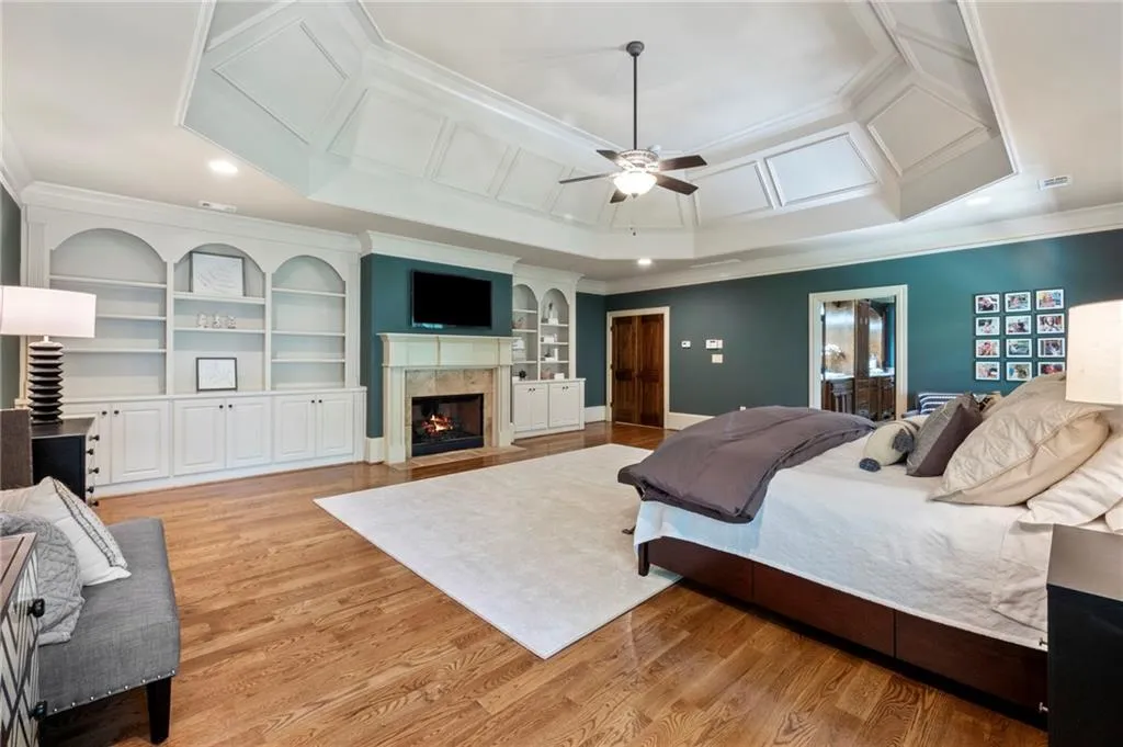 5035 Lake Forrest Drive Ne, Sandy Springs, Georgia 30342, 6 Bedrooms Bedrooms, ,6 BathroomsBathrooms,Residential,Sold,5035 Lake Forrest Drive Ne,6943571