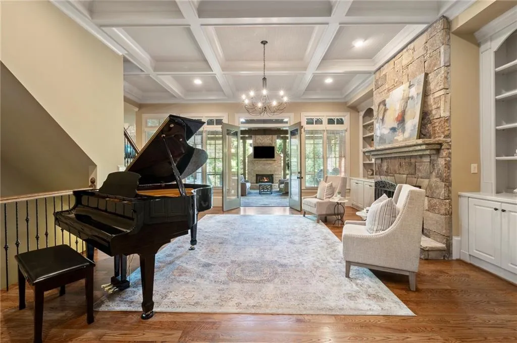 5035 Lake Forrest Drive Ne, Sandy Springs, Georgia 30342, 6 Bedrooms Bedrooms, ,6 BathroomsBathrooms,Residential,Sold,5035 Lake Forrest Drive Ne,6943571