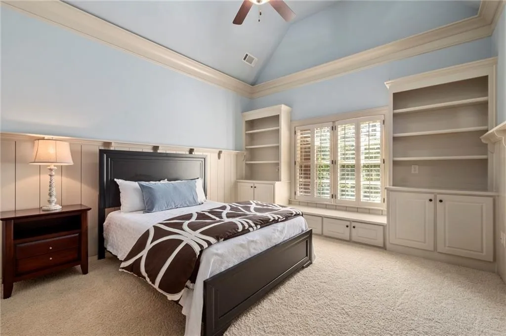 5035 Lake Forrest Drive Ne, Sandy Springs, Georgia 30342, 6 Bedrooms Bedrooms, ,6 BathroomsBathrooms,Residential,Sold,5035 Lake Forrest Drive Ne,6943571