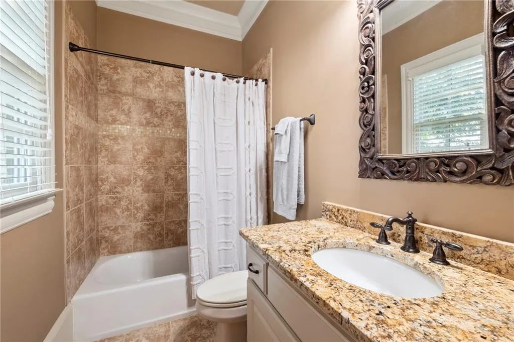 5035 Lake Forrest Drive Ne, Sandy Springs, Georgia 30342, 6 Bedrooms Bedrooms, ,6 BathroomsBathrooms,Residential,Sold,5035 Lake Forrest Drive Ne,6943571