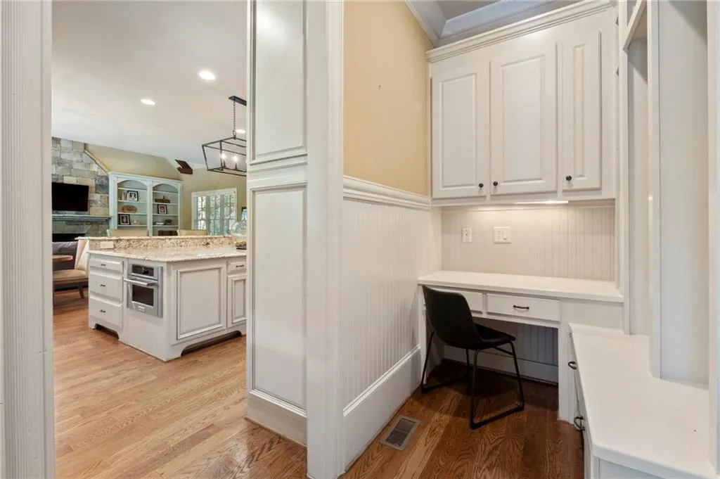 5035 Lake Forrest Drive Ne, Sandy Springs, Georgia 30342, 6 Bedrooms Bedrooms, ,6 BathroomsBathrooms,Residential,Sold,5035 Lake Forrest Drive Ne,6943571