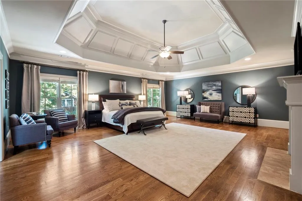 5035 Lake Forrest Drive Ne, Sandy Springs, Georgia 30342, 6 Bedrooms Bedrooms, ,6 BathroomsBathrooms,Residential,Sold,5035 Lake Forrest Drive Ne,6943571