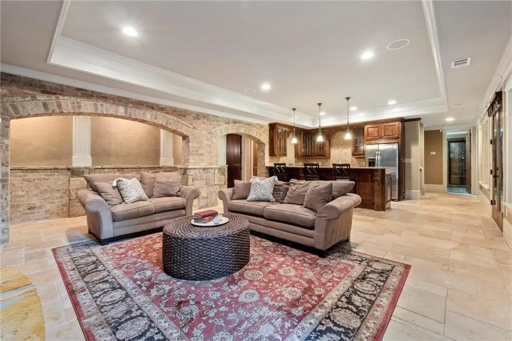 5035 Lake Forrest Drive Ne, Sandy Springs, Georgia 30342, 6 Bedrooms Bedrooms, ,6 BathroomsBathrooms,Residential,Sold,5035 Lake Forrest Drive Ne,6943571
