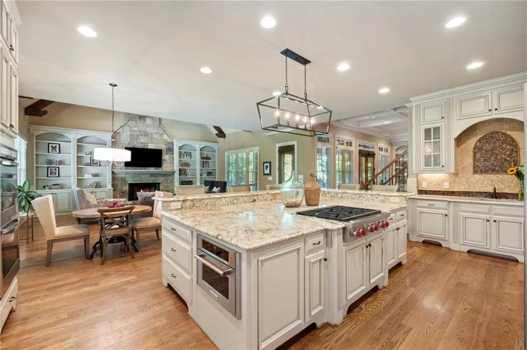 5035 Lake Forrest Drive Ne, Sandy Springs, Georgia 30342, 6 Bedrooms Bedrooms, ,6 BathroomsBathrooms,Residential,Sold,5035 Lake Forrest Drive Ne,6943571