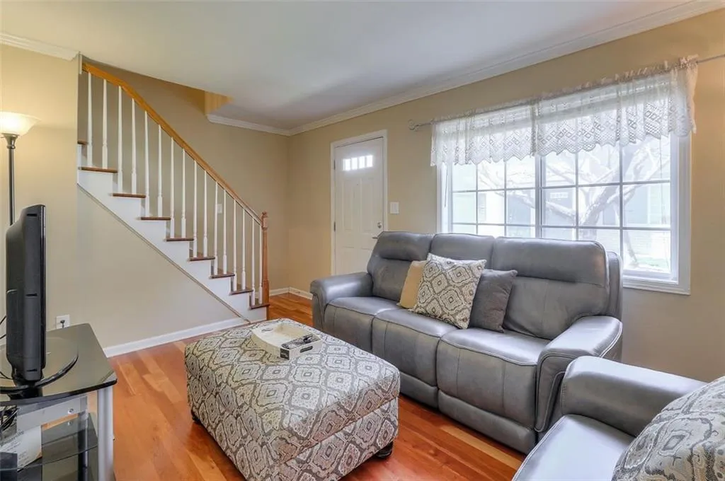 6940 Roswell Road Unit 18e, Sandy Springs, Georgia 30328, 1 Bedroom Bedrooms, ,1 BathroomBathrooms,Residential,Sold,6940 Roswell Road Unit 18e,6689841