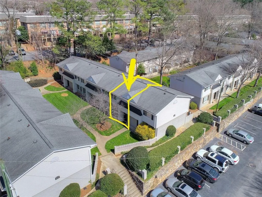 6940 Roswell Road Unit 18e, Sandy Springs, Georgia 30328, 1 Bedroom Bedrooms, ,1 BathroomBathrooms,Residential,Sold,6940 Roswell Road Unit 18e,6689841