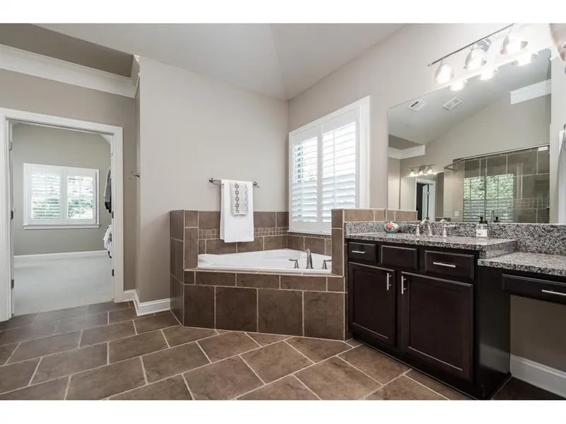 4615 Enclave At Peachtree Dunwoody, Atlanta, Georgia 30342, 6 Bedrooms Bedrooms, ,5 BathroomsBathrooms,Residential,Sold,4615 Enclave At Peachtree Dunwoody,6120758