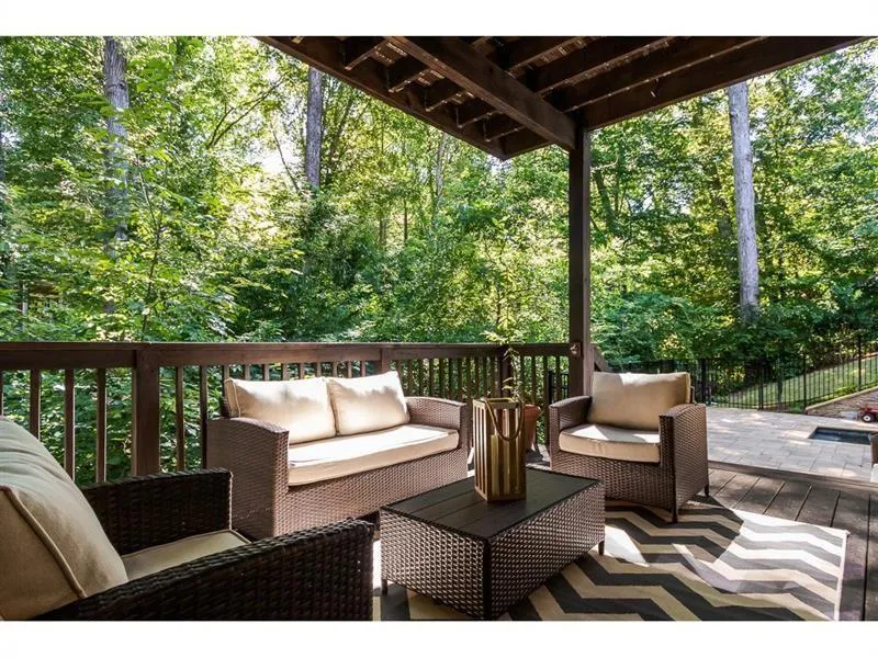 4615 Enclave At Peachtree Dunwoody, Atlanta, Georgia 30342, 6 Bedrooms Bedrooms, ,5 BathroomsBathrooms,Residential,Sold,4615 Enclave At Peachtree Dunwoody,6120758