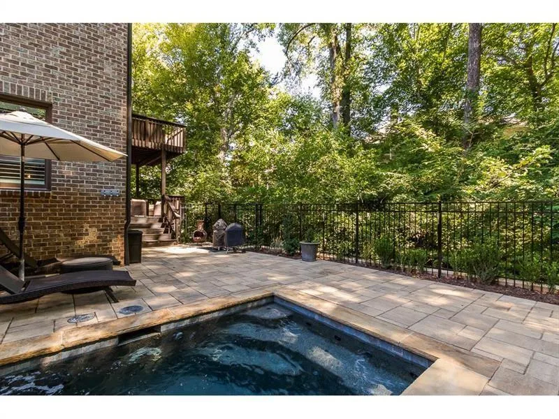 4615 Enclave At Peachtree Dunwoody, Atlanta, Georgia 30342, 6 Bedrooms Bedrooms, ,5 BathroomsBathrooms,Residential,Sold,4615 Enclave At Peachtree Dunwoody,6120758