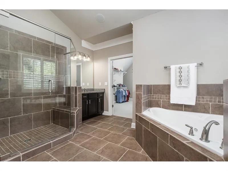 4615 Enclave At Peachtree Dunwoody, Atlanta, Georgia 30342, 6 Bedrooms Bedrooms, ,5 BathroomsBathrooms,Residential,Sold,4615 Enclave At Peachtree Dunwoody,6120758