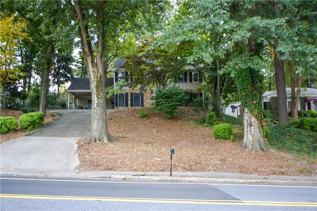 230 River Valley Road, Sandy Springs, Georgia 30328, 4 Bedrooms Bedrooms, ,3 BathroomsBathrooms,Residential,Sold,230 River Valley Road,7123135
