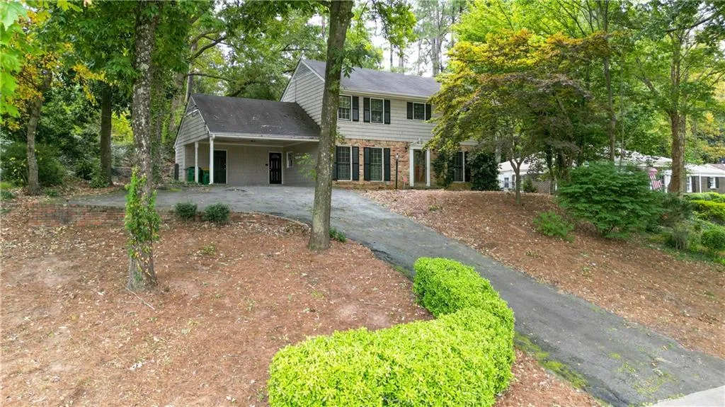 230 River Valley Road, Sandy Springs, Georgia 30328, 4 Bedrooms Bedrooms, ,3 BathroomsBathrooms,Residential,Sold,230 River Valley Road,7123135