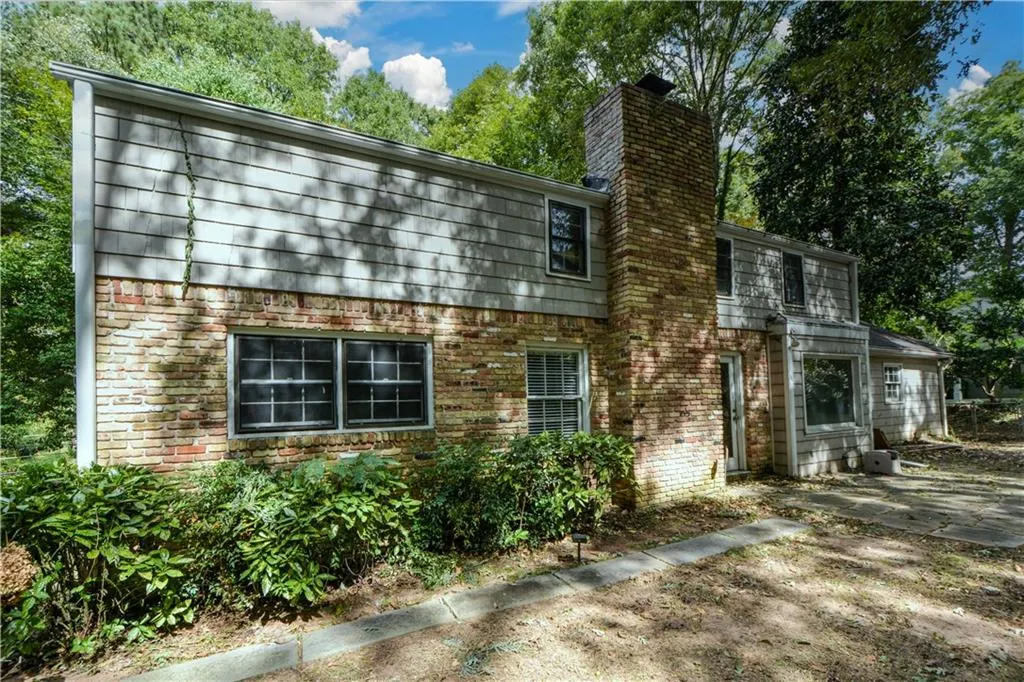 230 River Valley Road, Sandy Springs, Georgia 30328, 4 Bedrooms Bedrooms, ,3 BathroomsBathrooms,Residential,Sold,230 River Valley Road,7123135