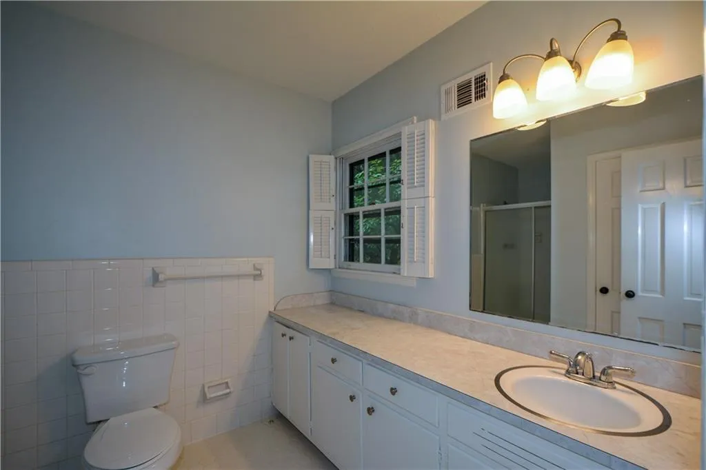 230 River Valley Road, Sandy Springs, Georgia 30328, 4 Bedrooms Bedrooms, ,3 BathroomsBathrooms,Residential,Sold,230 River Valley Road,7123135