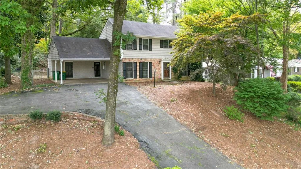 230 River Valley Road, Sandy Springs, Georgia 30328, 4 Bedrooms Bedrooms, ,3 BathroomsBathrooms,Residential,Sold,230 River Valley Road,7123135