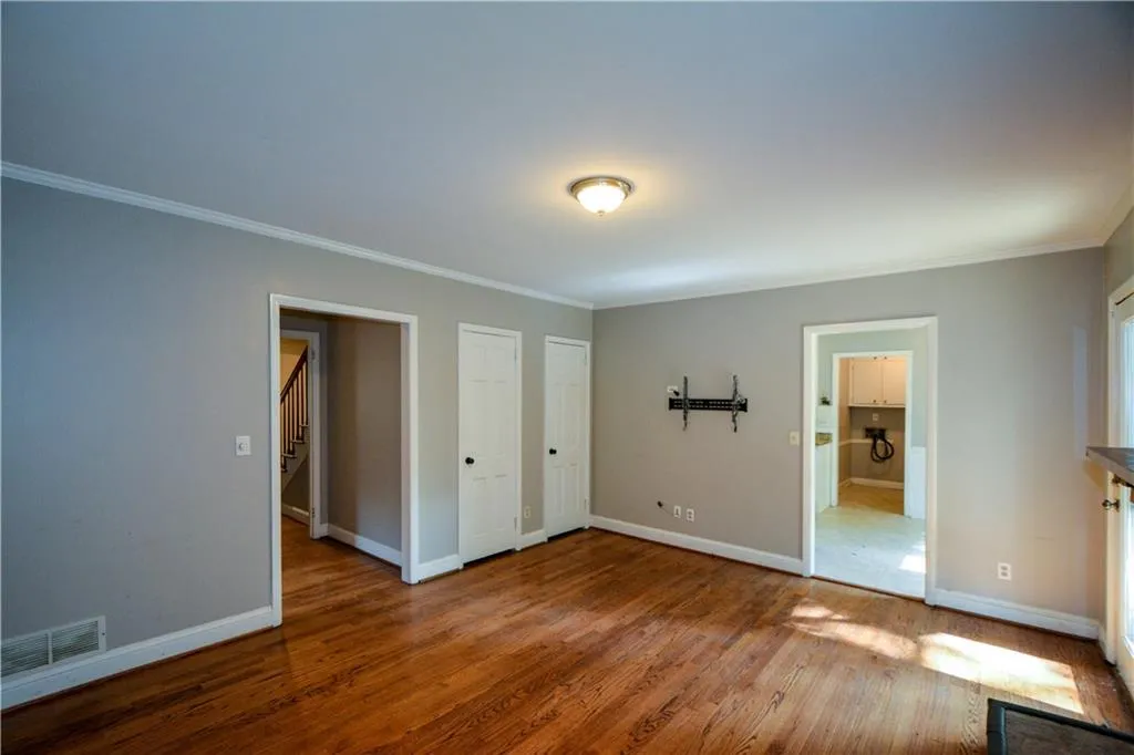 230 River Valley Road, Sandy Springs, Georgia 30328, 4 Bedrooms Bedrooms, ,3 BathroomsBathrooms,Residential,Sold,230 River Valley Road,7123135