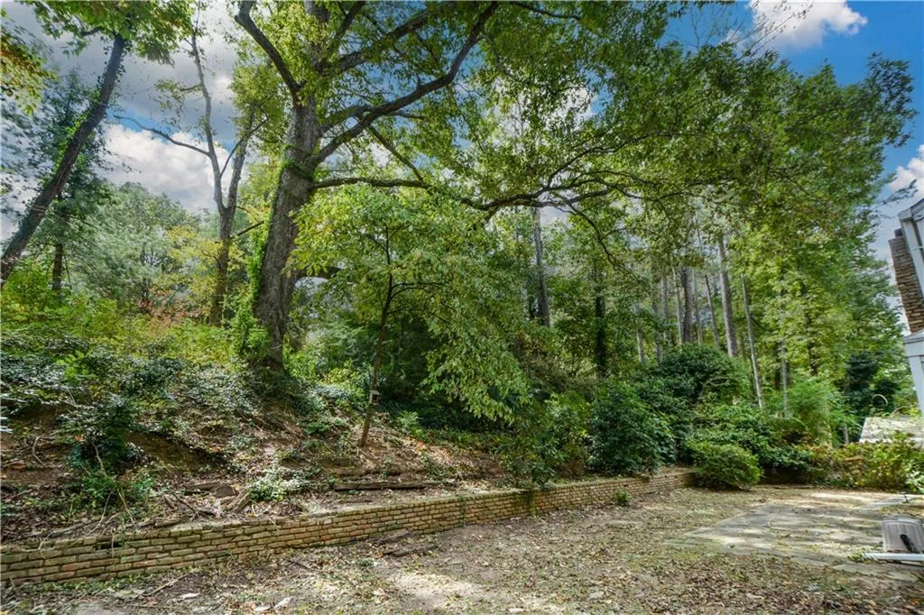 230 River Valley Road, Sandy Springs, Georgia 30328, 4 Bedrooms Bedrooms, ,3 BathroomsBathrooms,Residential,Sold,230 River Valley Road,7123135
