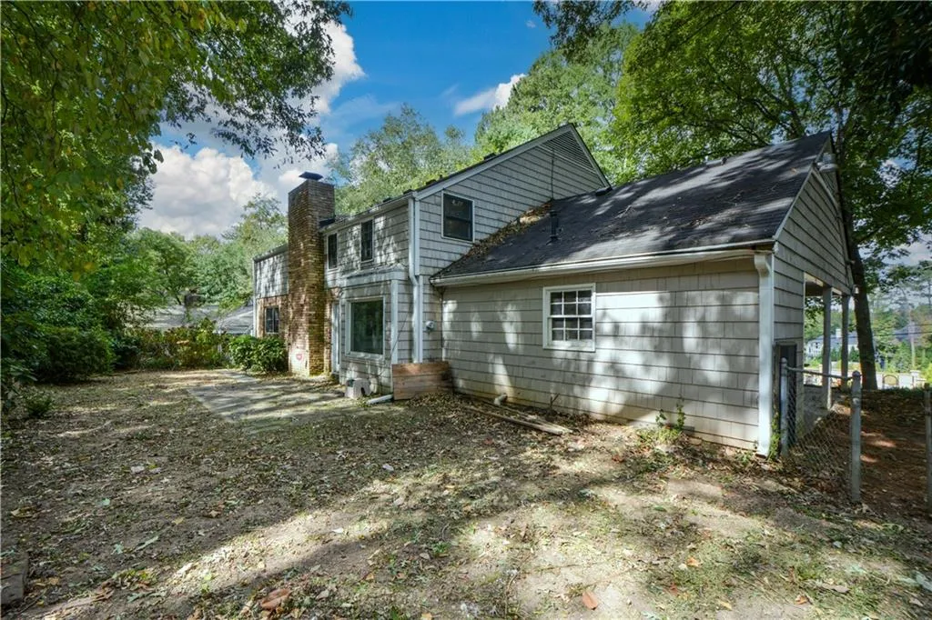 230 River Valley Road, Sandy Springs, Georgia 30328, 4 Bedrooms Bedrooms, ,3 BathroomsBathrooms,Residential,Sold,230 River Valley Road,7123135