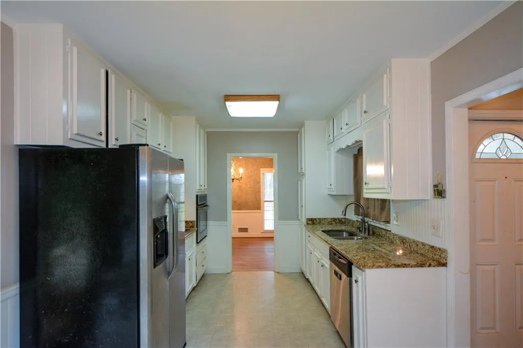 230 River Valley Road, Sandy Springs, Georgia 30328, 4 Bedrooms Bedrooms, ,3 BathroomsBathrooms,Residential,Sold,230 River Valley Road,7123135
