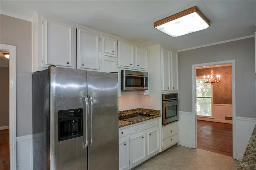 230 River Valley Road, Sandy Springs, Georgia 30328, 4 Bedrooms Bedrooms, ,3 BathroomsBathrooms,Residential,Sold,230 River Valley Road,7123135