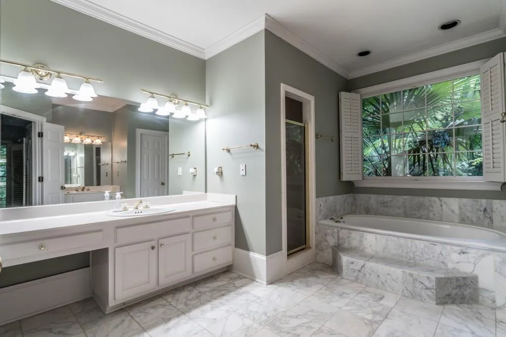 5380 Harrowood Lane, Sandy Springs, Georgia 30327, 5 Bedrooms Bedrooms, ,4 BathroomsBathrooms,Residential,Sold,5380 Harrowood Lane,5876820