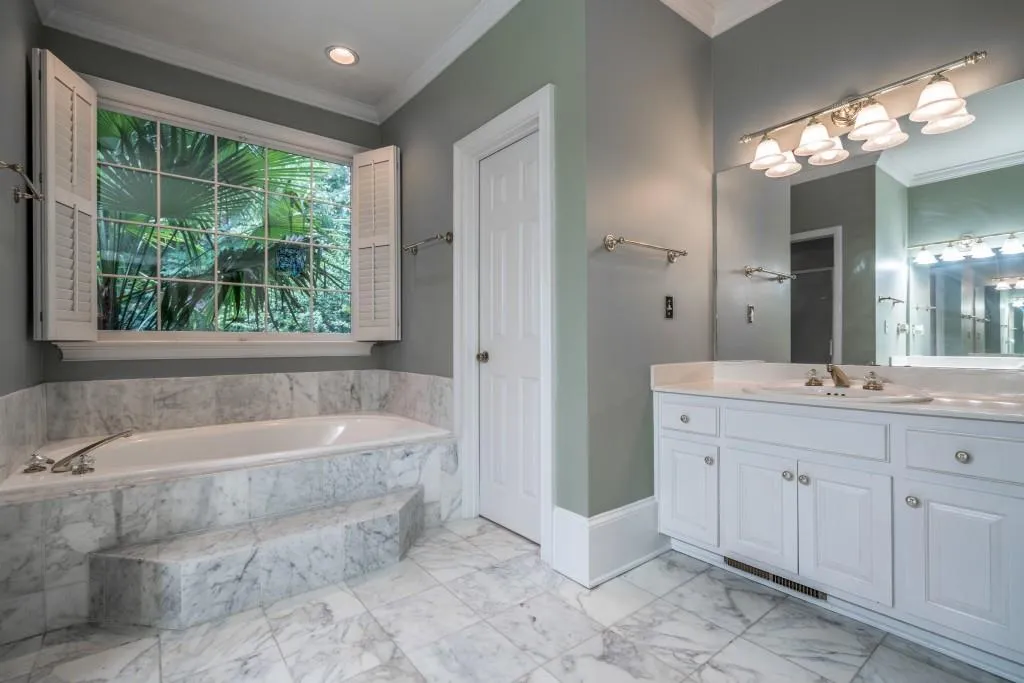 5380 Harrowood Lane, Sandy Springs, Georgia 30327, 5 Bedrooms Bedrooms, ,4 BathroomsBathrooms,Residential,Sold,5380 Harrowood Lane,5876820
