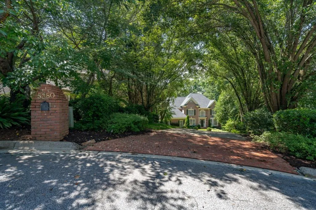 5380 Harrowood Lane, Sandy Springs, Georgia 30327, 5 Bedrooms Bedrooms, ,4 BathroomsBathrooms,Residential,Sold,5380 Harrowood Lane,5876820
